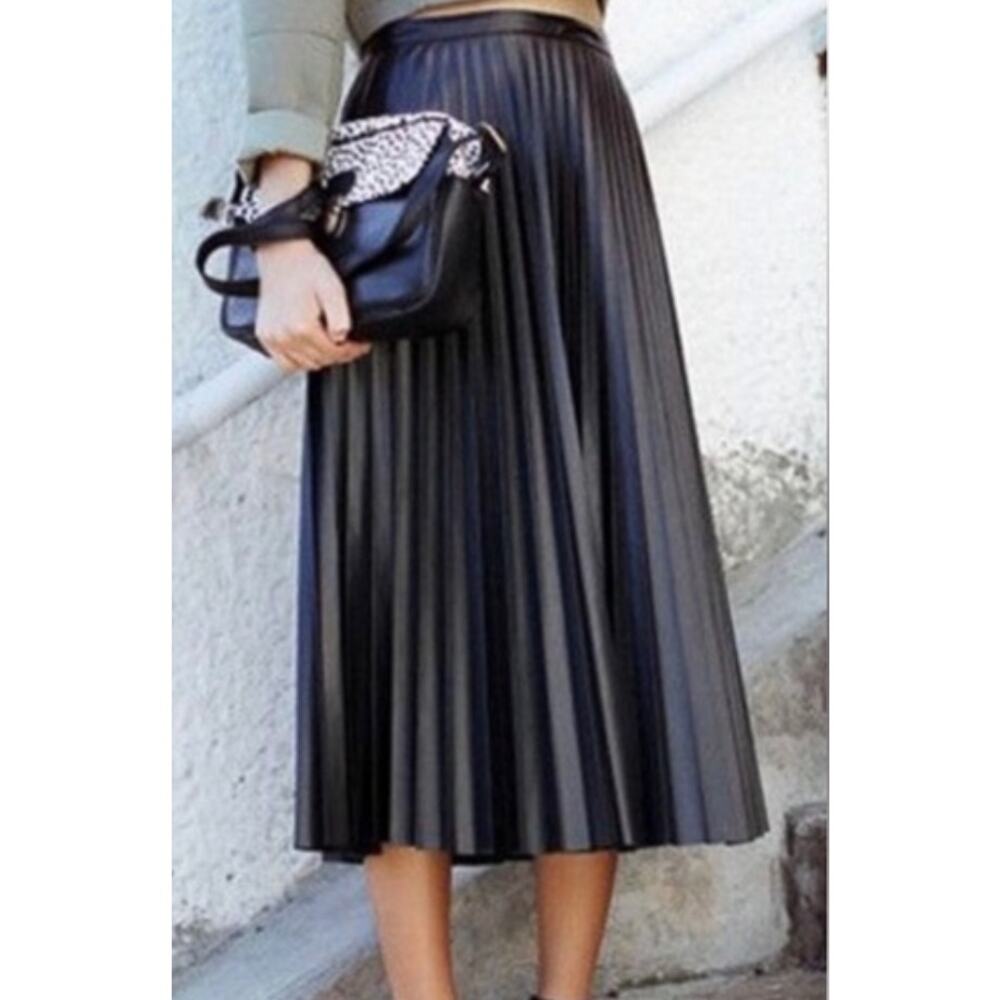 7 for All Mankind Faux Leather Blacked Pleated Midi Skirt S Classic Quiet Luxury